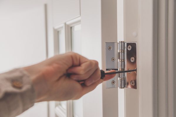 Cost of Hinge Repair in Peachtree City
