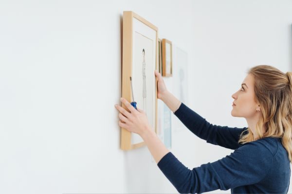 Cost of Picture Hanging Service in Peachtree City